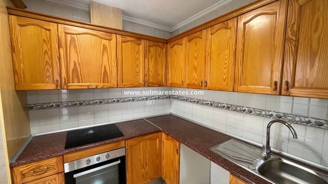 3 soverom Bungalow til salgs i Punta Prima, Orihuela med svømmebasseng - € 210 000 (Ref: 9438604)