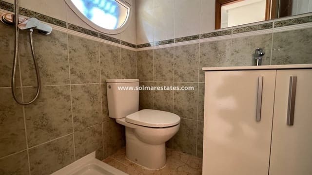 3 soverom Bungalow til salgs i Punta Prima, Orihuela med svømmebasseng - € 210 000 (Ref: 9438604)