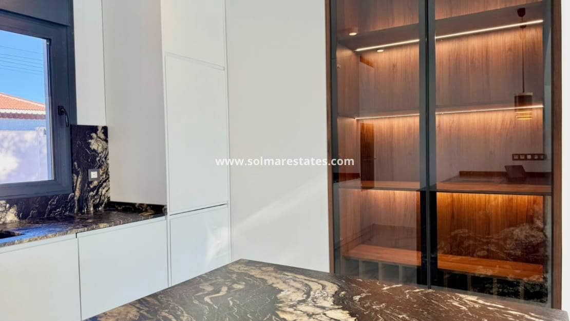 4 Zimmer Villa zu verkaufen in Ciudad Quesada mit Pool - 799.000 € (Ref: 9441924)