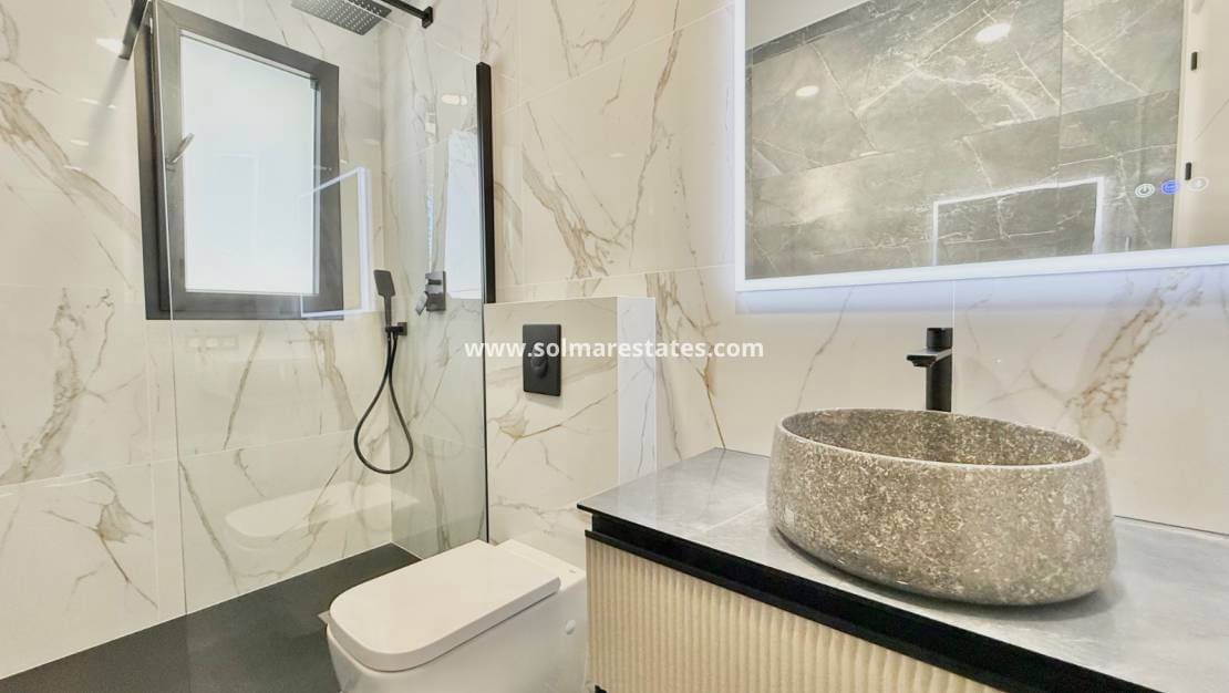 4 Zimmer Villa zu verkaufen in Ciudad Quesada mit Pool - 799.000 € (Ref: 9441924)