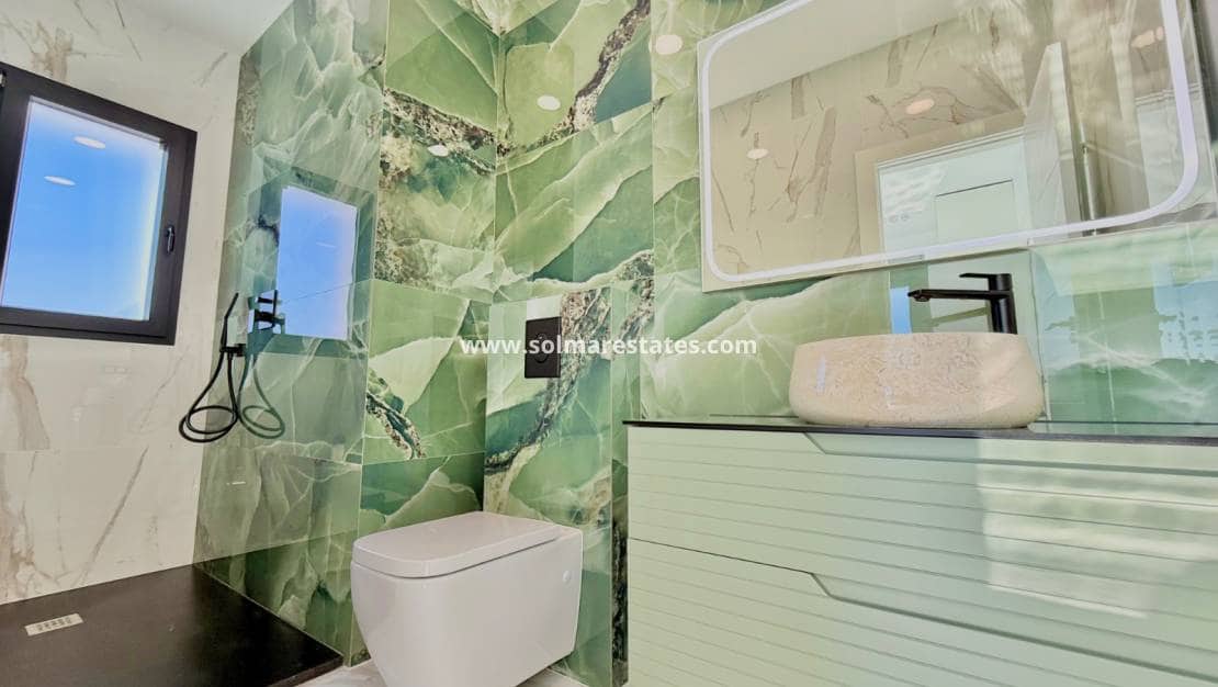 4 Zimmer Villa zu verkaufen in Ciudad Quesada mit Pool - 799.000 € (Ref: 9441924)