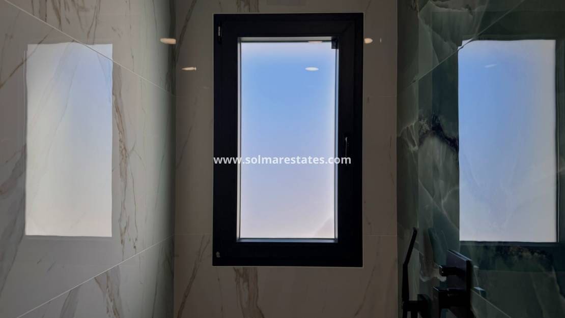 4 Zimmer Villa zu verkaufen in Ciudad Quesada mit Pool - 799.000 € (Ref: 9441924)