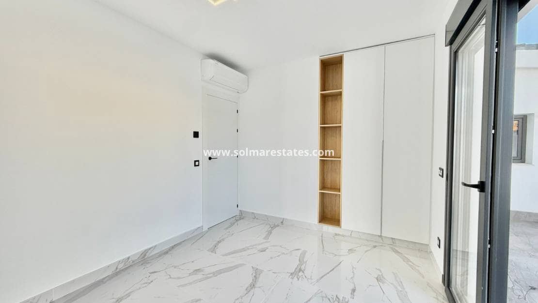 4 Zimmer Villa zu verkaufen in Ciudad Quesada mit Pool - 799.000 € (Ref: 9441924)