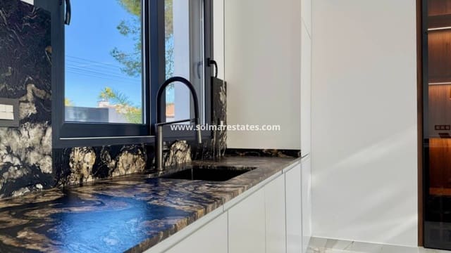 4 Zimmer Villa zu verkaufen in Ciudad Quesada, Rojales mit Pool - 799.000 € (Ref: 9441924)