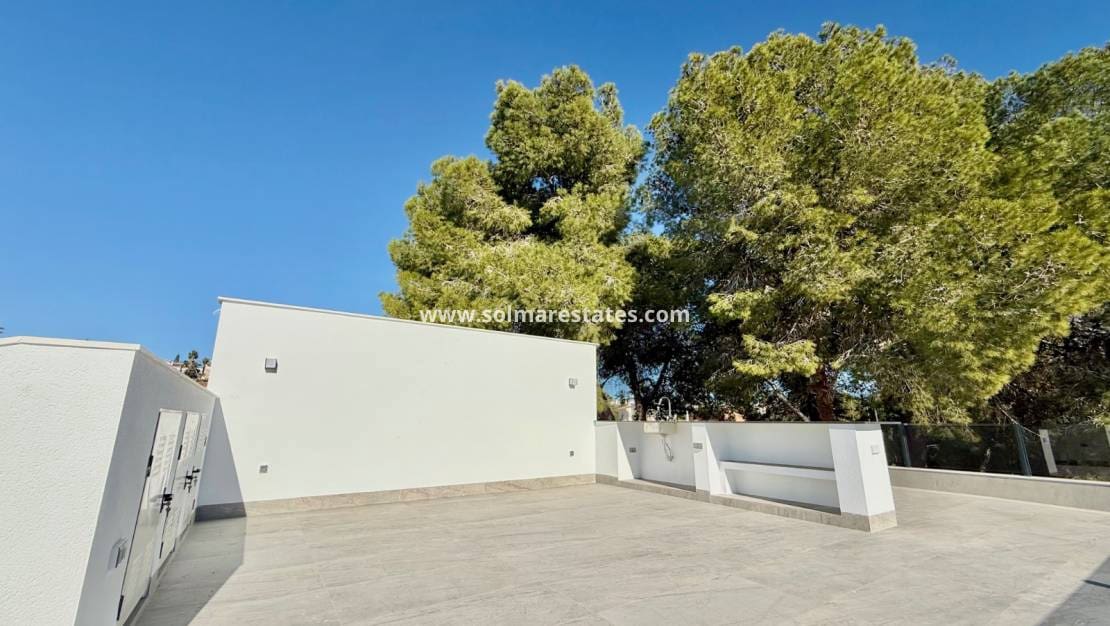 4 Zimmer Villa zu verkaufen in Ciudad Quesada mit Pool - 799.000 € (Ref: 9441924)