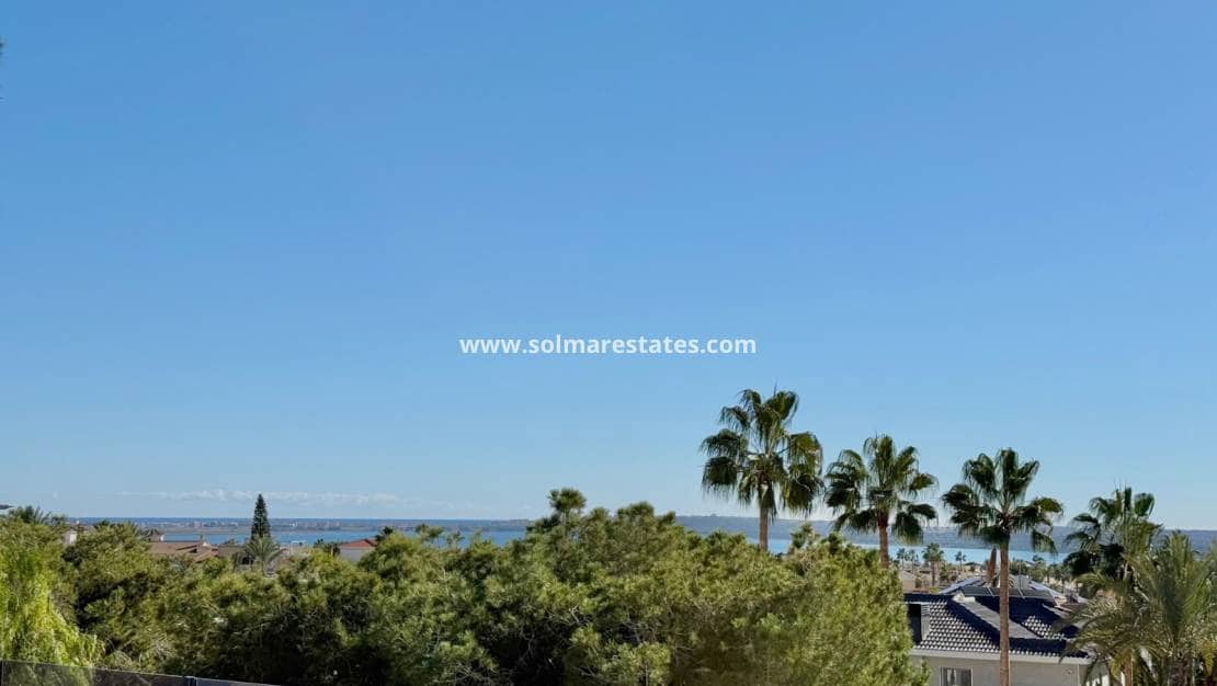 4 Zimmer Villa zu verkaufen in Ciudad Quesada mit Pool - 799.000 € (Ref: 9441924)