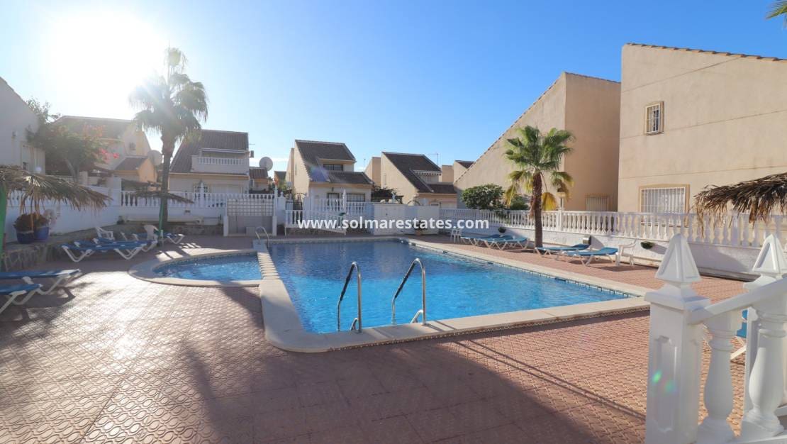 Chalet de 3 habitaciones en Ciudad Quesada en venta con piscina - 179.950 € (Ref: 9442816)