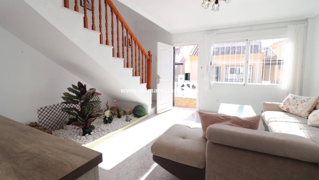 Chalet de 3 habitaciones en Ciudad Quesada en venta con piscina - 179.950 € (Ref: 9442816)