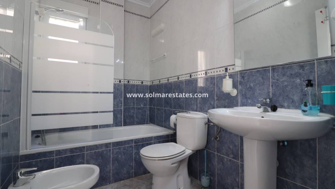 Chalet de 3 habitaciones en Ciudad Quesada en venta con piscina - 179.950 € (Ref: 9442816)