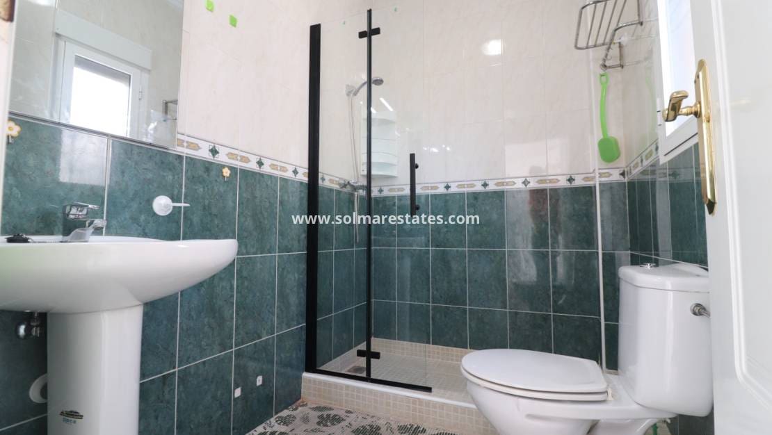 Chalet de 3 habitaciones en Ciudad Quesada en venta con piscina - 179.950 € (Ref: 9442816)