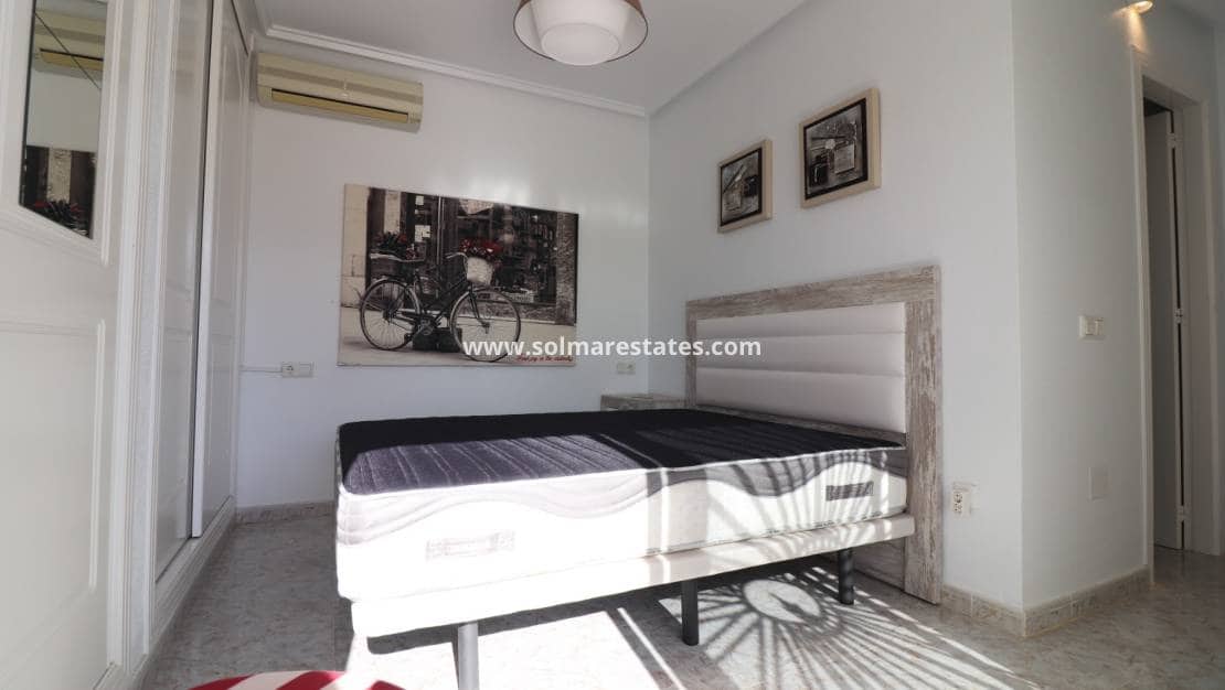 Chalet de 3 habitaciones en Ciudad Quesada en venta con piscina - 179.950 € (Ref: 9442816)