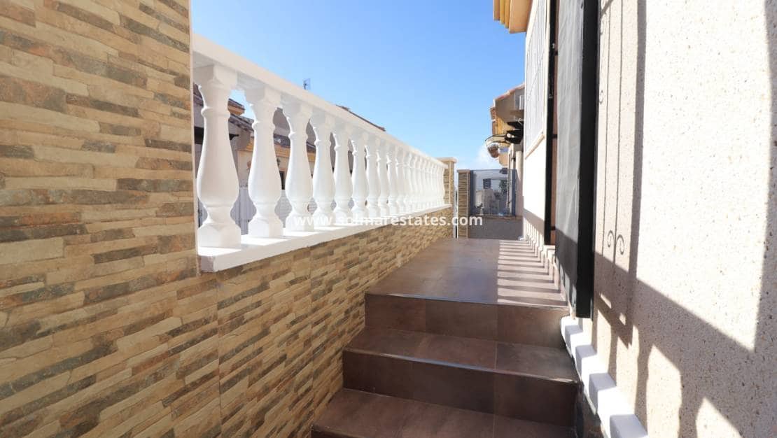 Chalet de 3 habitaciones en Ciudad Quesada en venta con piscina - 179.950 € (Ref: 9442816)