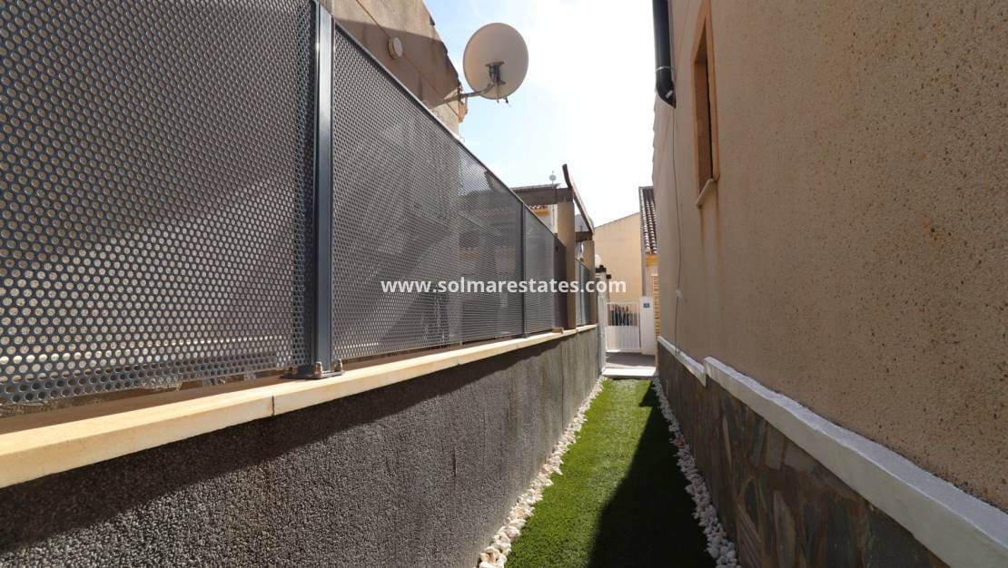 Chalet de 3 habitaciones en Ciudad Quesada en venta con piscina - 179.950 € (Ref: 9442816)