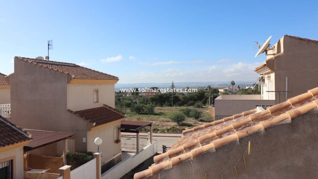 Chalet de 3 habitaciones en Ciudad Quesada en venta con piscina - 179.950 € (Ref: 9442816)