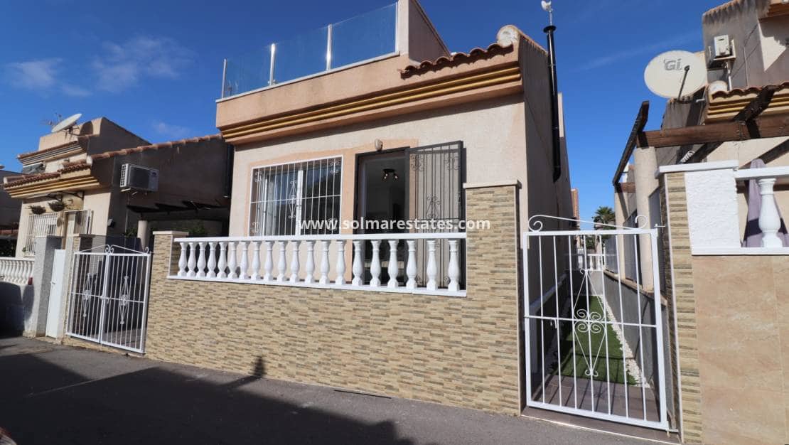 Chalet de 3 habitaciones en Ciudad Quesada en venta con piscina - 179.950 € (Ref: 9442816)