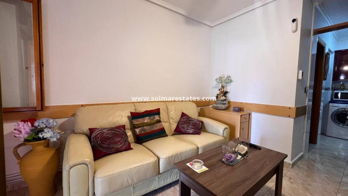 3 soveværelse Semi-Rækkehus til salg i Los Altos med swimmingpool - € 155.000 (Ref: 9449737)