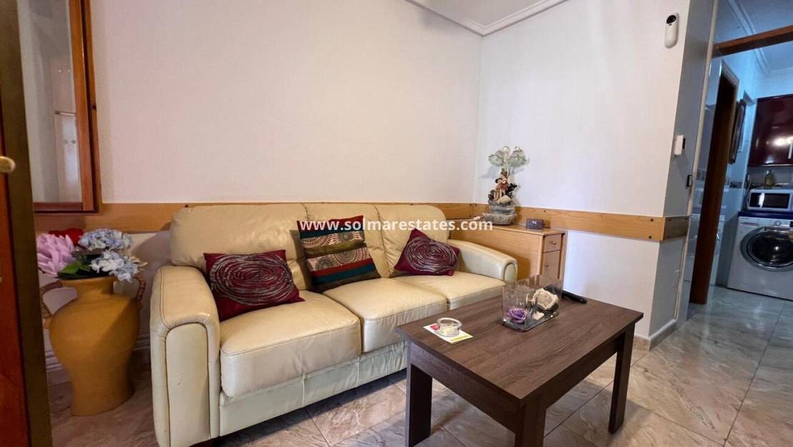 3 soveværelse Semi-Rækkehus til salg i Los Altos med swimmingpool - € 155.000 (Ref: 9449737)