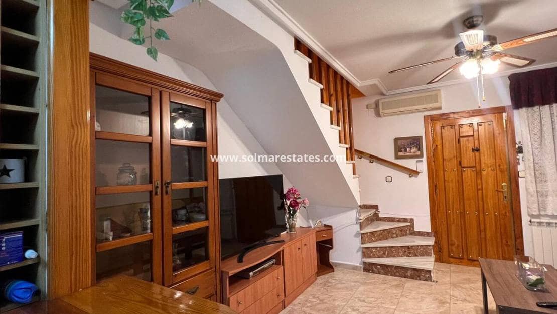 3 soveværelse Semi-Rækkehus til salg i Los Altos med swimmingpool - € 155.000 (Ref: 9449737)