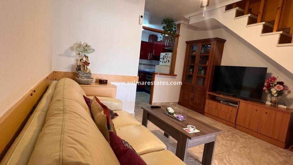 3 soveværelse Semi-Rækkehus til salg i Los Altos med swimmingpool - € 155.000 (Ref: 9449737)