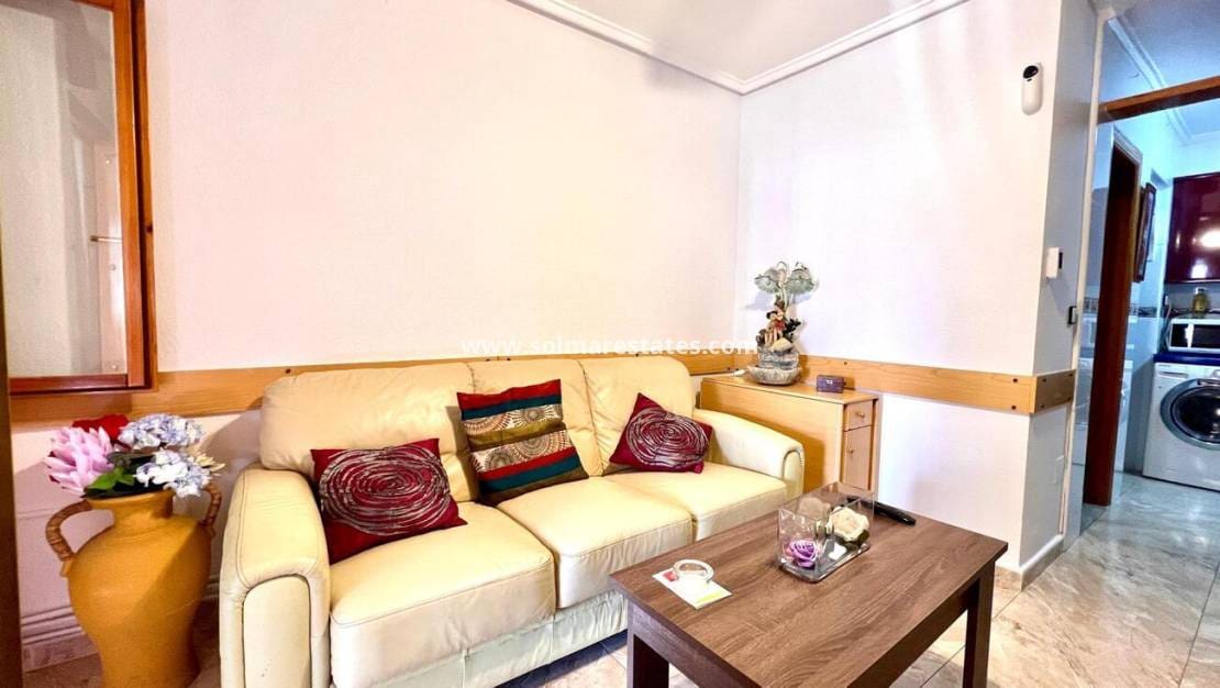 3 soveværelse Semi-Rækkehus til salg i Los Altos med swimmingpool - € 155.000 (Ref: 9449737)