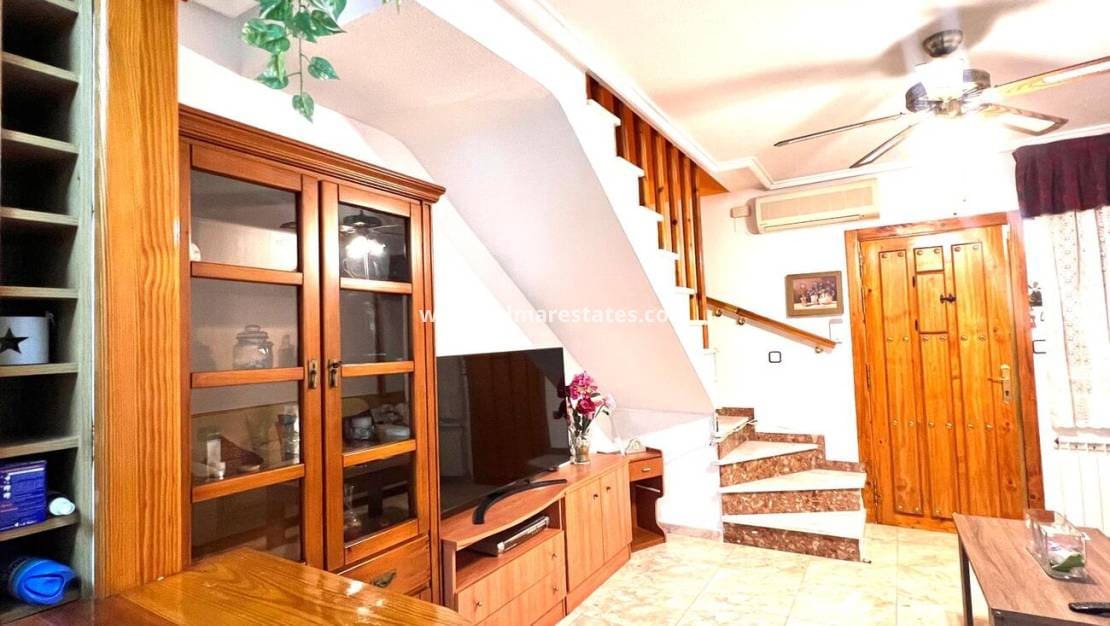 3 soveværelse Semi-Rækkehus til salg i Los Altos med swimmingpool - € 155.000 (Ref: 9449737)