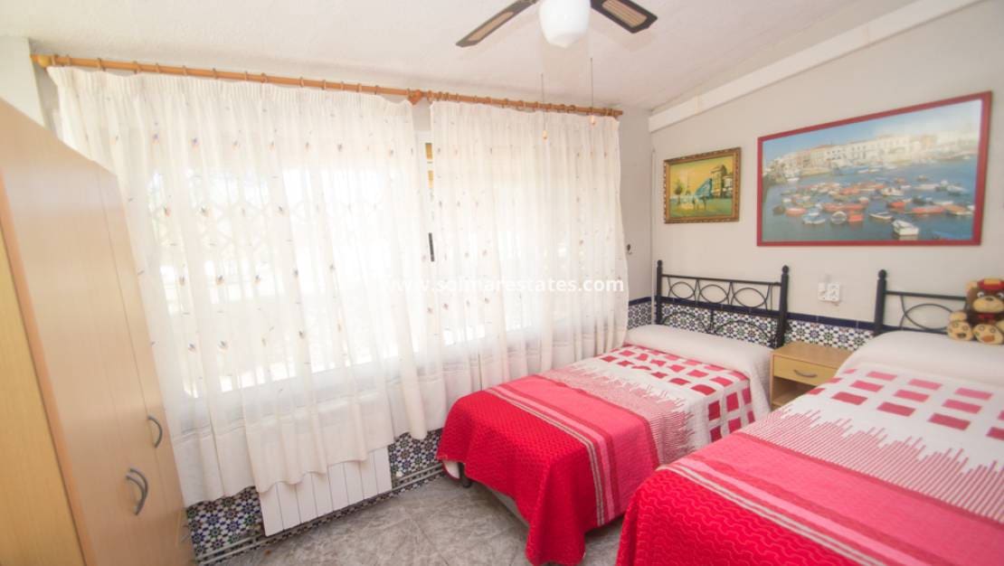 3 soveværelse Semi-Rækkehus til salg i Los Altos med swimmingpool - € 155.000 (Ref: 9449737)