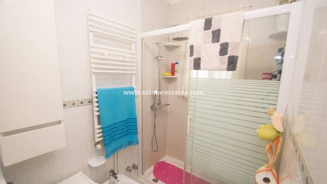 3 soveværelse Semi-Rækkehus til salg i Los Altos med swimmingpool - € 155.000 (Ref: 9449737)