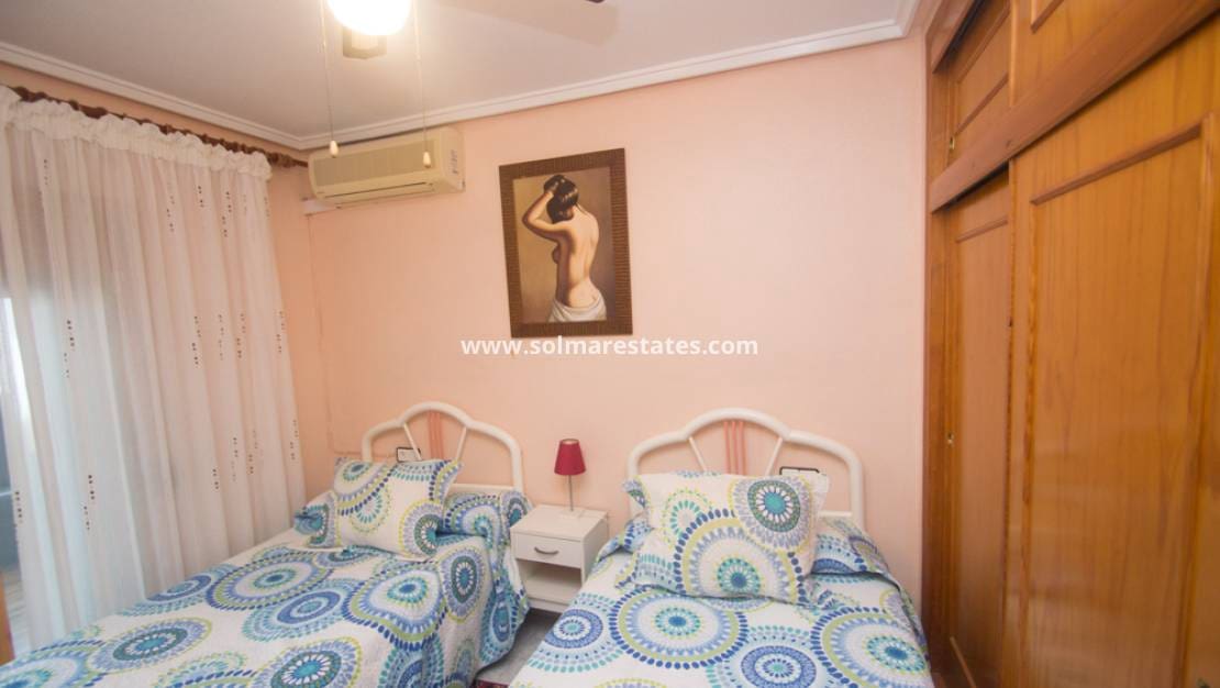 3 soveværelse Semi-Rækkehus til salg i Los Altos med swimmingpool - € 155.000 (Ref: 9449737)