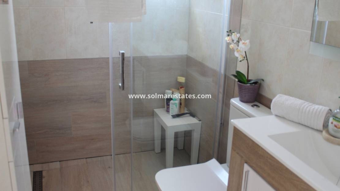 1 Zimmer Apartment zu verkaufen in Playa Flamenca mit Pool - 269.500 € (Ref: 9449741)