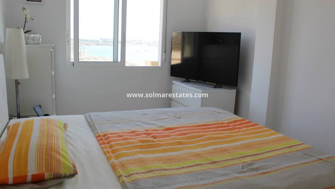 1 Zimmer Apartment zu verkaufen in Playa Flamenca mit Pool - 269.500 € (Ref: 9449741)
