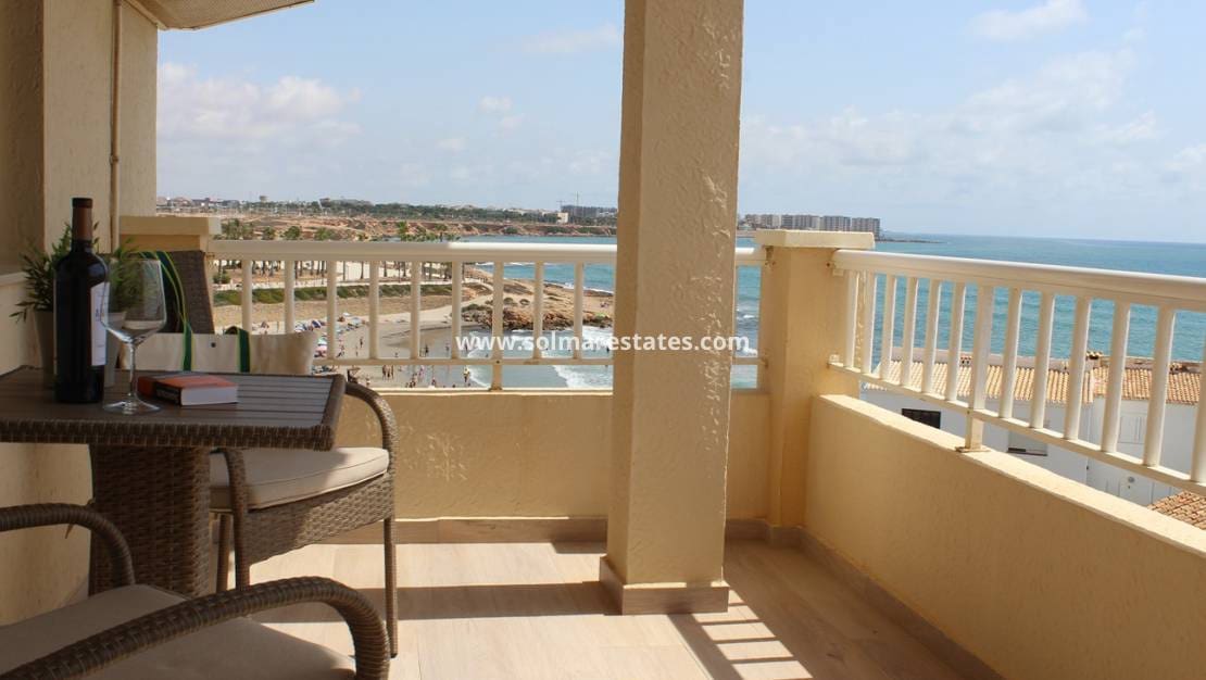 1 Zimmer Apartment zu verkaufen in Playa Flamenca mit Pool - 269.500 € (Ref: 9449741)
