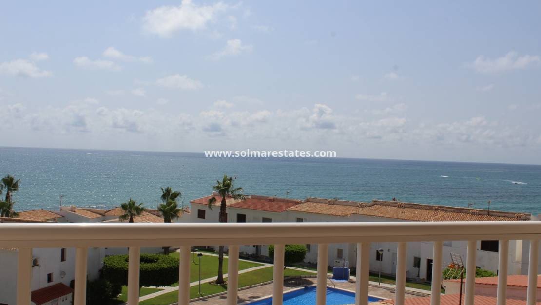 1 Zimmer Apartment zu verkaufen in Playa Flamenca mit Pool - 269.500 € (Ref: 9449741)