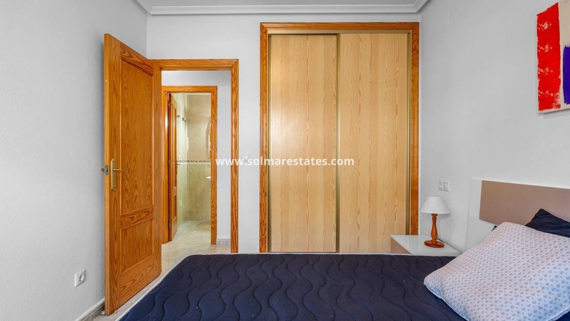 2 slaapkamer Appartement te koop in Daya Vieja met zwembad - € 105.000 (Ref: 9449743)