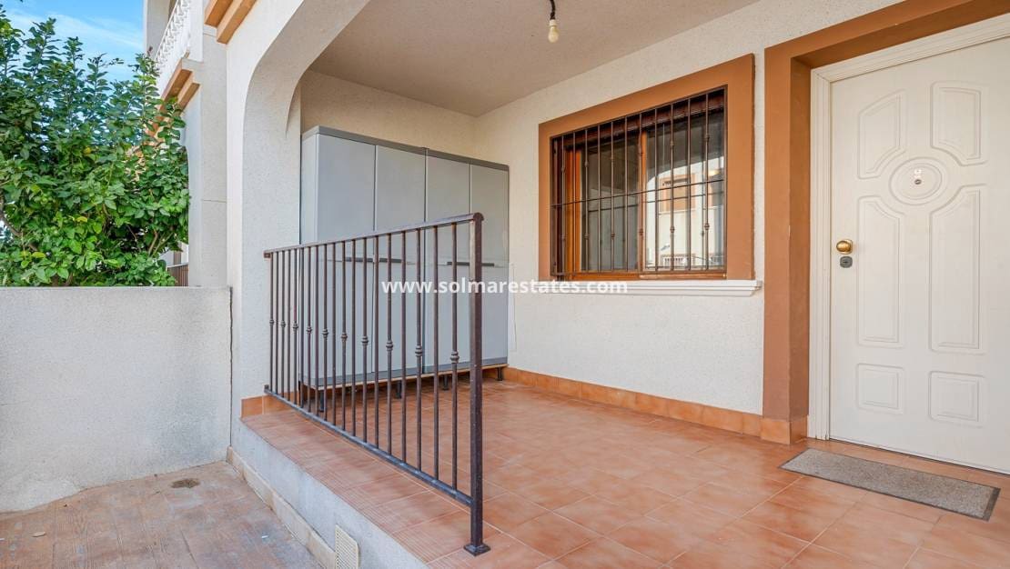 2 slaapkamer Appartement te koop in Daya Vieja met zwembad - € 105.000 (Ref: 9449743)