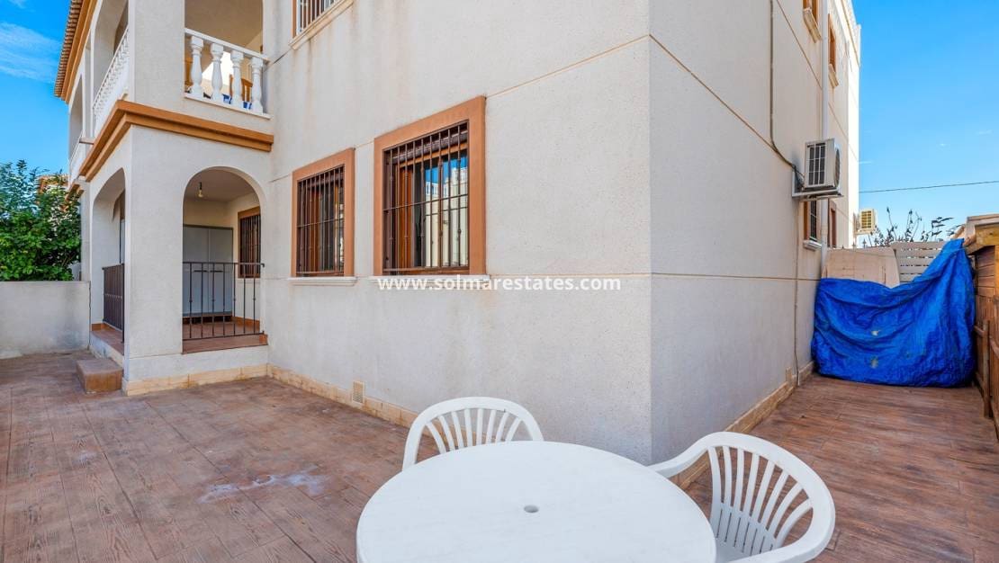 2 slaapkamer Appartement te koop in Daya Vieja met zwembad - € 105.000 (Ref: 9449743)