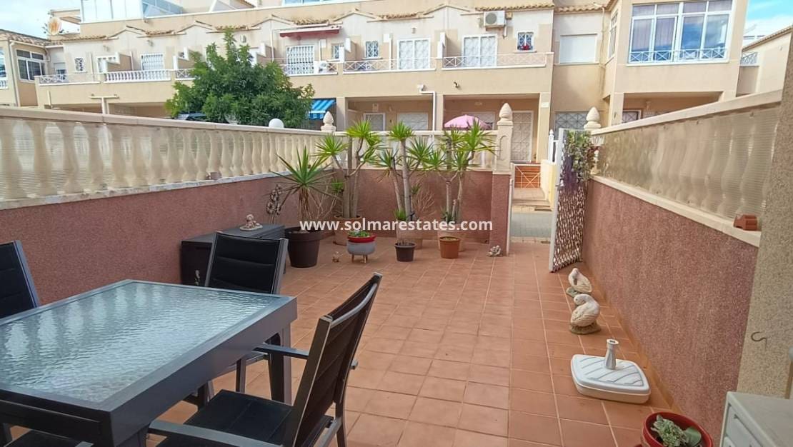 2 bedroom Townhouse for sale in Playa Flamenca with pool - € 185,000 (Ref: 9449744)