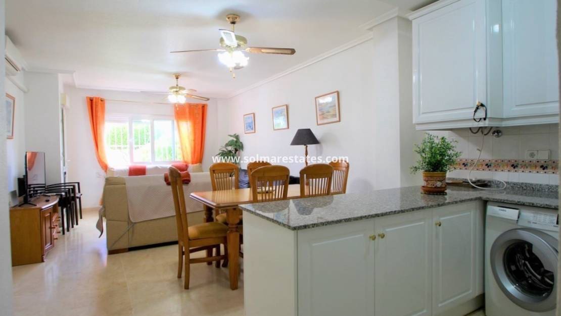 2 soverom Leilighet til salgs i Villamartin med svømmebasseng - € 199 000 (Ref: 9449745)