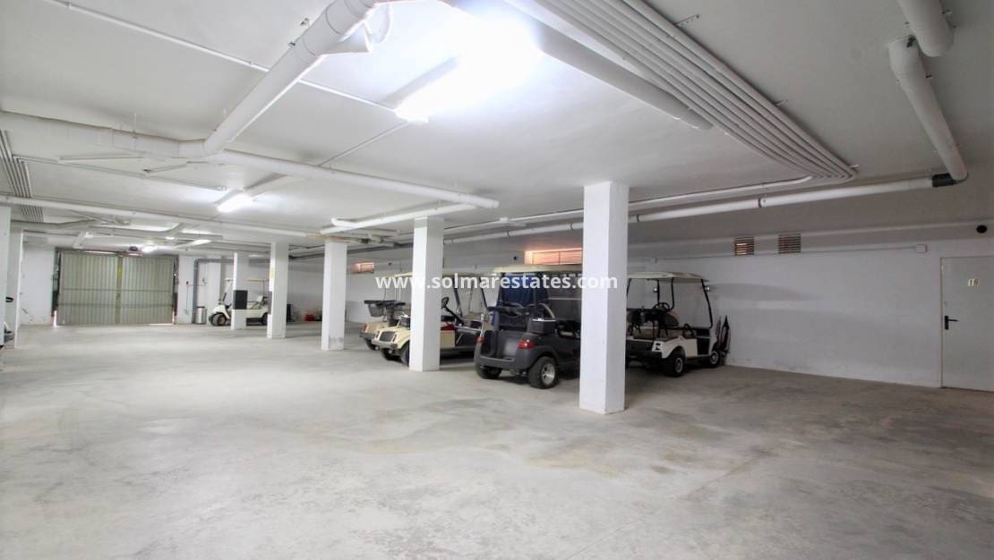 2 soverom Leilighet til salgs i Villamartin med svømmebasseng - € 199 000 (Ref: 9449745)