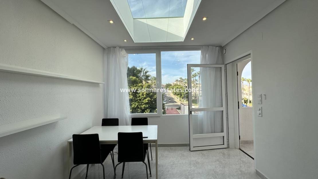 2 quarto Apartamento para venda em Torrevieja com piscina - 159 000 € (Ref: 9449746)