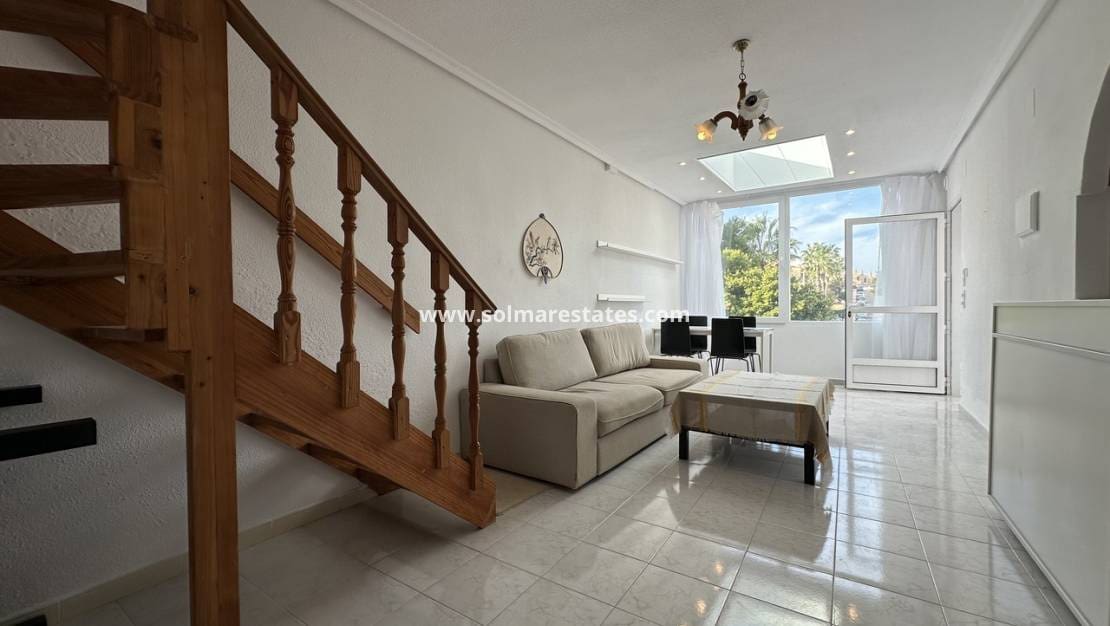 2 quarto Apartamento para venda em Torrevieja com piscina - 159 000 € (Ref: 9449746)