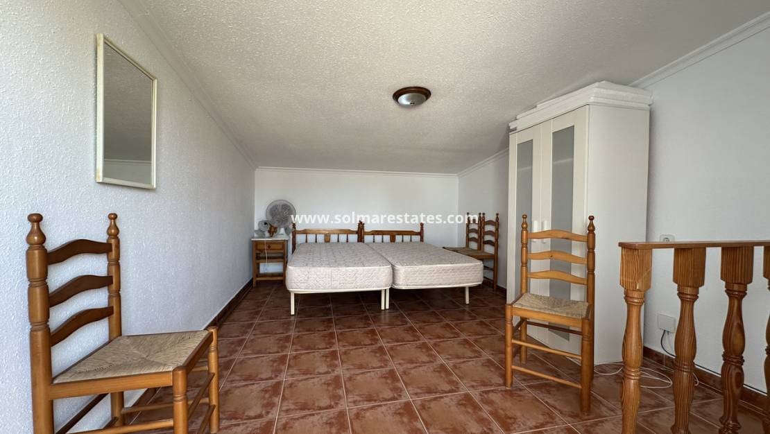 2 quarto Apartamento para venda em Torrevieja com piscina - 159 000 € (Ref: 9449746)