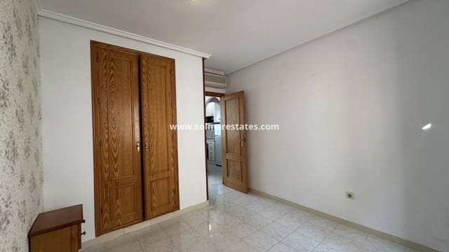 2 quarto Apartamento para venda em Torreblanca, Torrevieja com piscina - 159 000 € (Ref: 9449746)