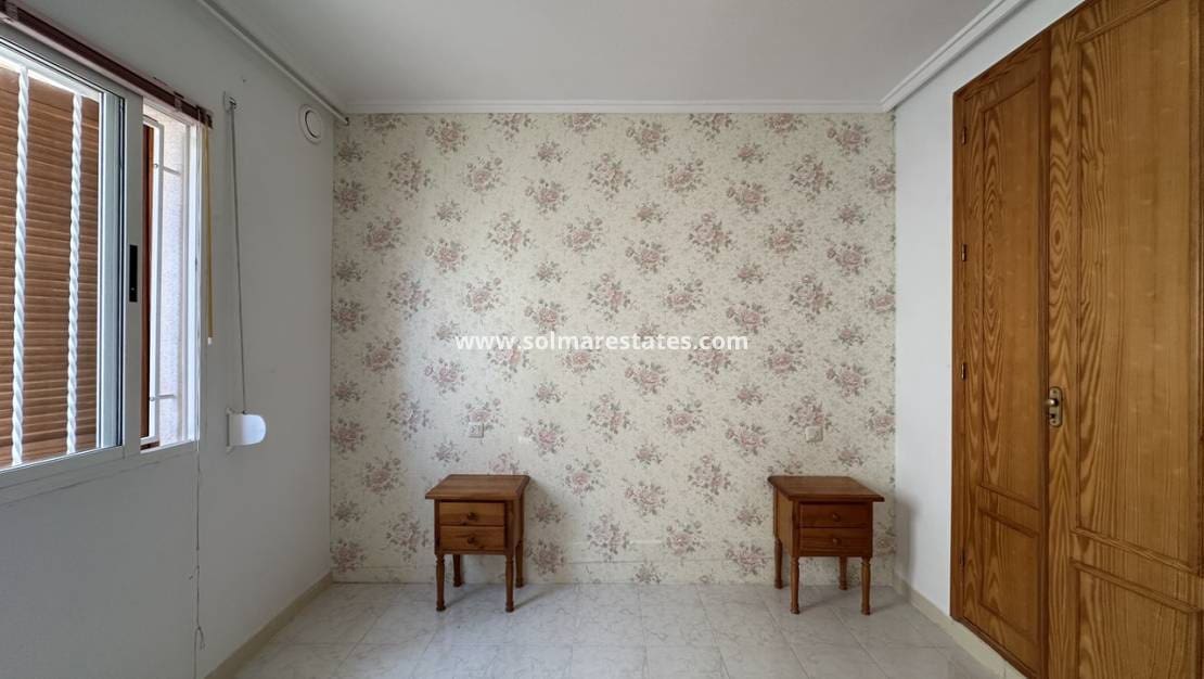 2 quarto Apartamento para venda em Torrevieja com piscina - 159 000 € (Ref: 9449746)