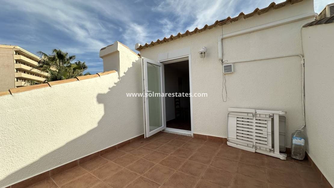 2 quarto Apartamento para venda em Torrevieja com piscina - 159 000 € (Ref: 9449746)