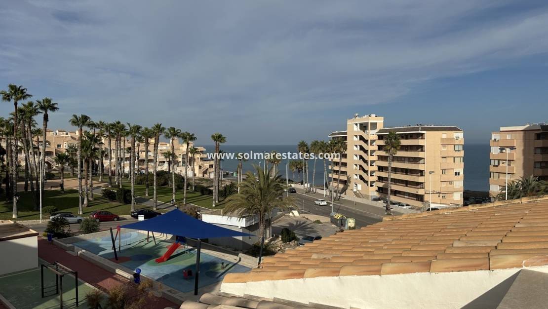 2 quarto Apartamento para venda em Torrevieja com piscina - 159 000 € (Ref: 9449746)
