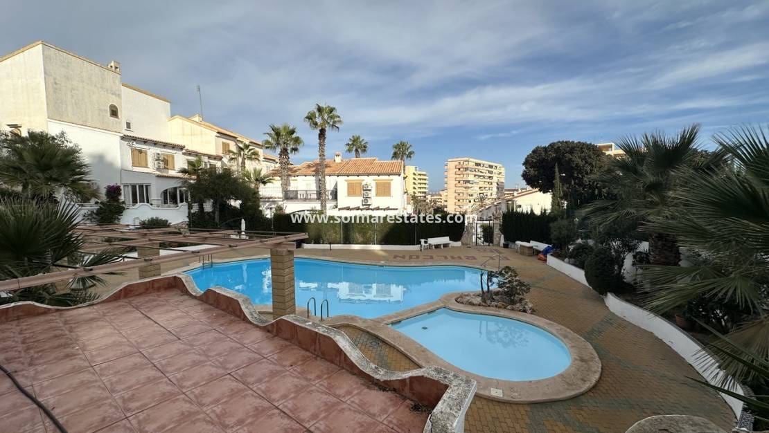 2 quarto Apartamento para venda em Torrevieja com piscina - 159 000 € (Ref: 9449746)