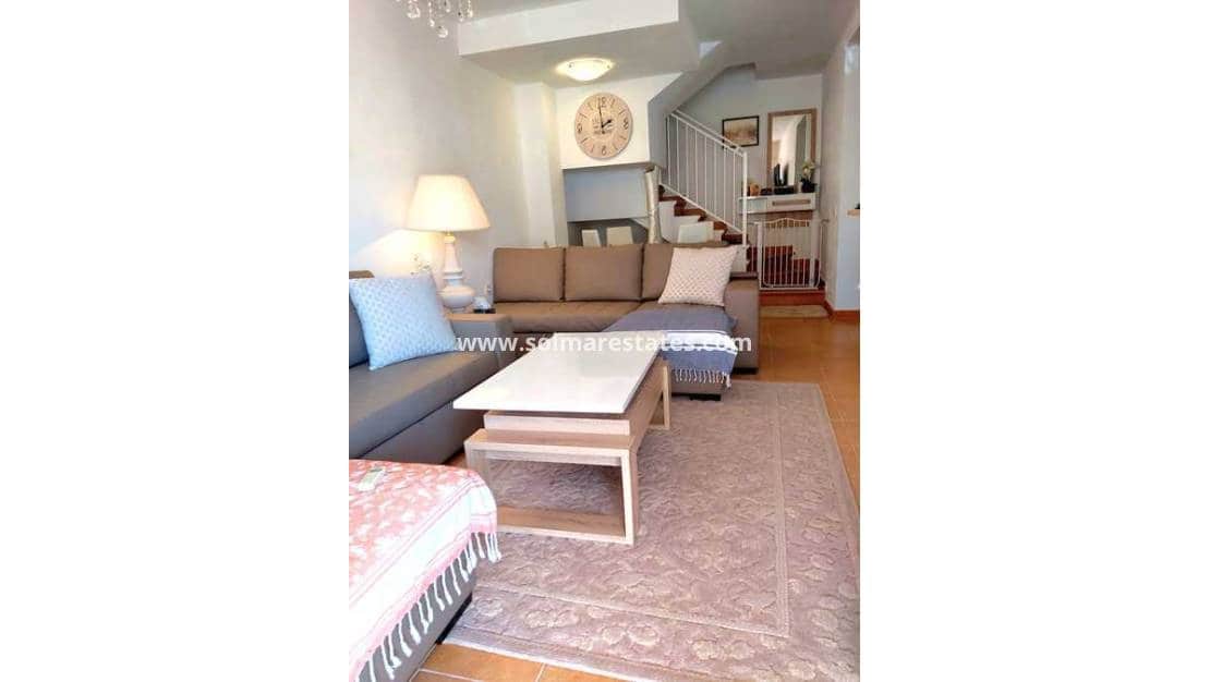 3 makuuhuone Omakotitalo myytävänä paikassa Villamartin mukana uima-altaan - 175 000 € (Ref: 9449747)