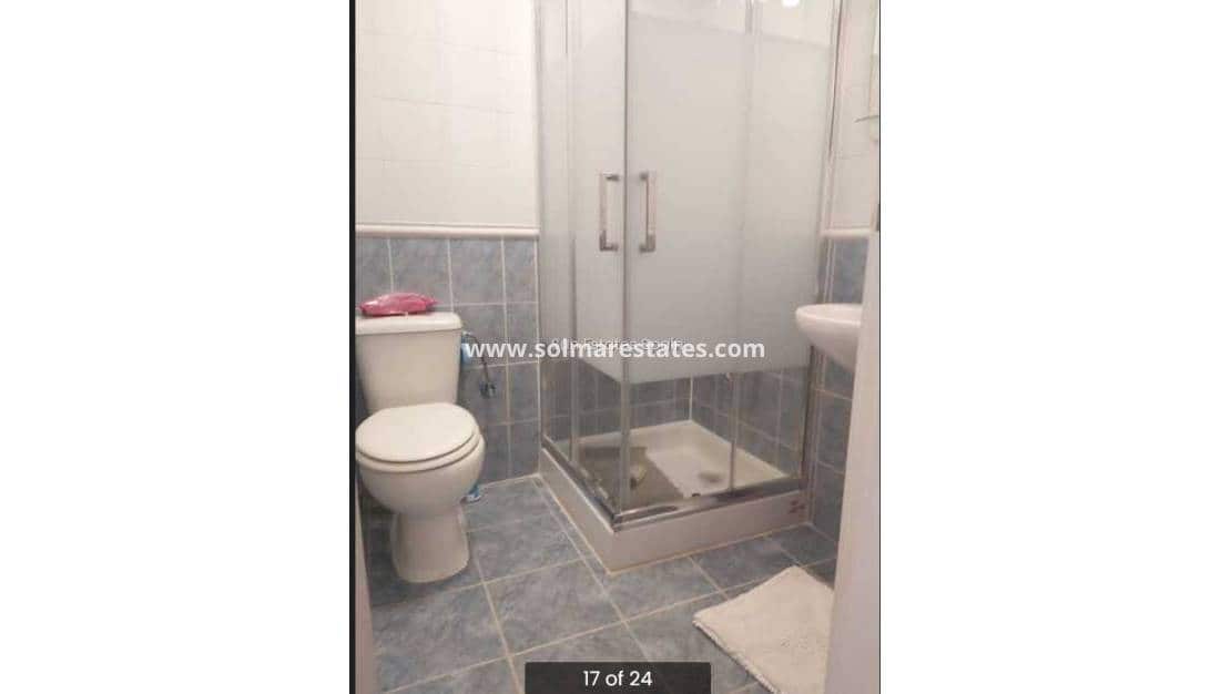 3 makuuhuone Omakotitalo myytävänä paikassa Villamartin mukana uima-altaan - 175 000 € (Ref: 9449747)