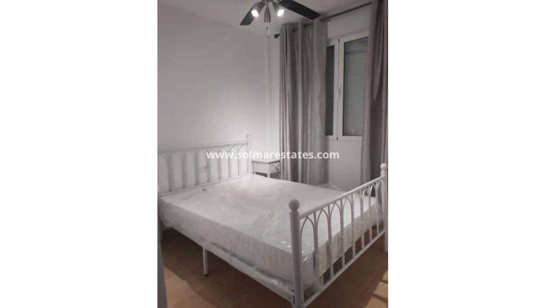 3 makuuhuone Omakotitalo myytävänä paikassa Villamartin mukana uima-altaan - 175 000 € (Ref: 9449747)