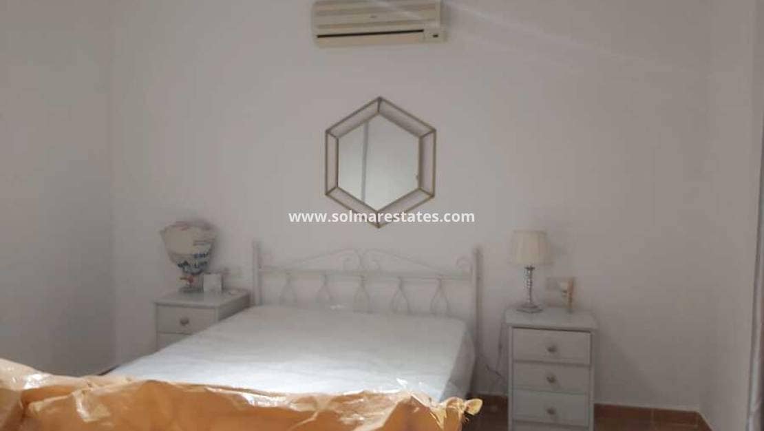 3 makuuhuone Omakotitalo myytävänä paikassa Villamartin mukana uima-altaan - 175 000 € (Ref: 9449747)